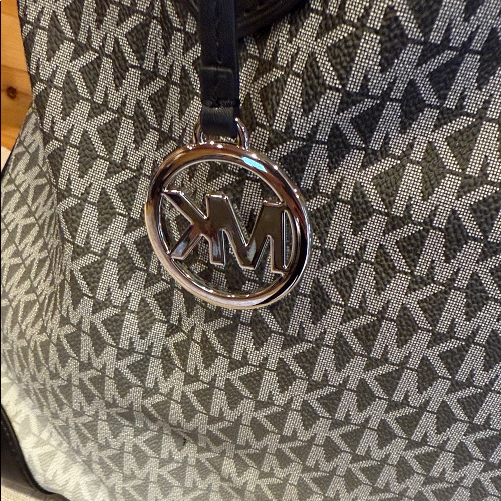 Michael Kors (Eva) Stylish Black and Gray Tote Bag Set - Picture 2 of 8